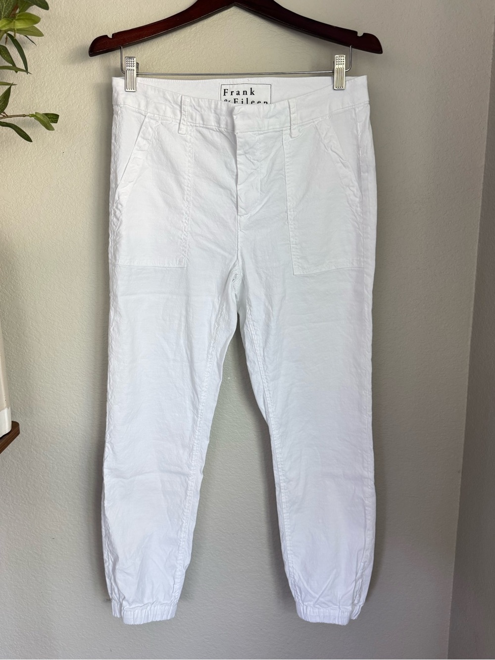 Frank & Eileen Jameson White Utility Jogger Pants Size 6 Linen Cotton Quiet Lux